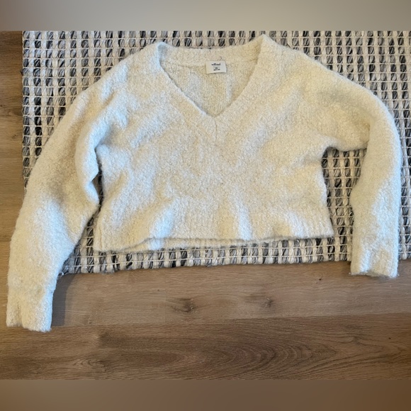 Aritzia Sweater XXS - Picture 1 of 3